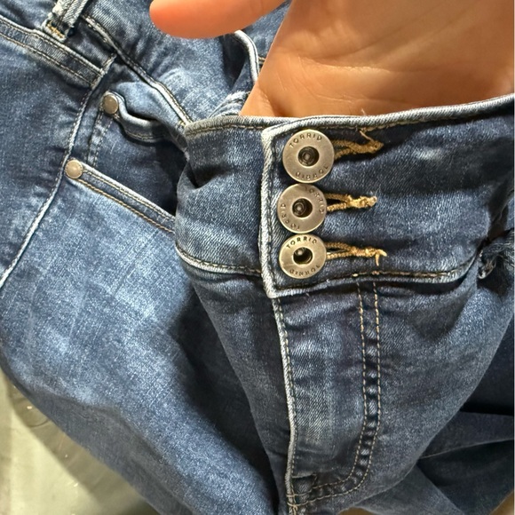 Torrid Jeggings FEEL THE FIT Super Soft Size 16 Dark Wash Stretchy Blue - Picture 9 of 11